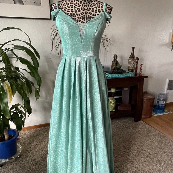 B.DARLIN Prom / Special Occasion Sparkly Dress - Picture 1 of 12